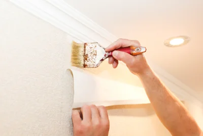 Pose de papier peint à Bonnieux — revêtements muraux et toiles de verre